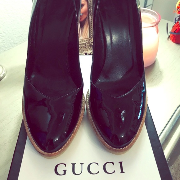 Gucci Heels - Picture 1 of 12